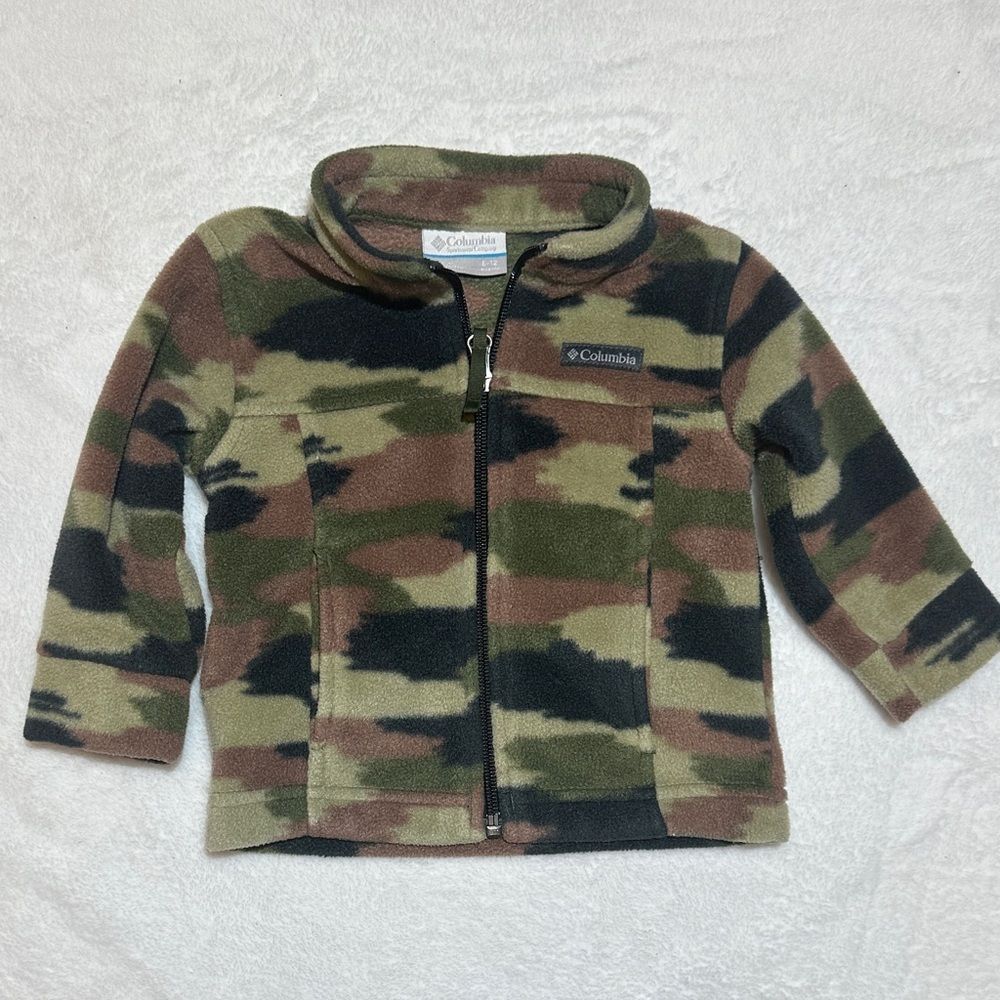 Like new baby boys Columbia Camouflage Fleece Jacket 6/12 months
